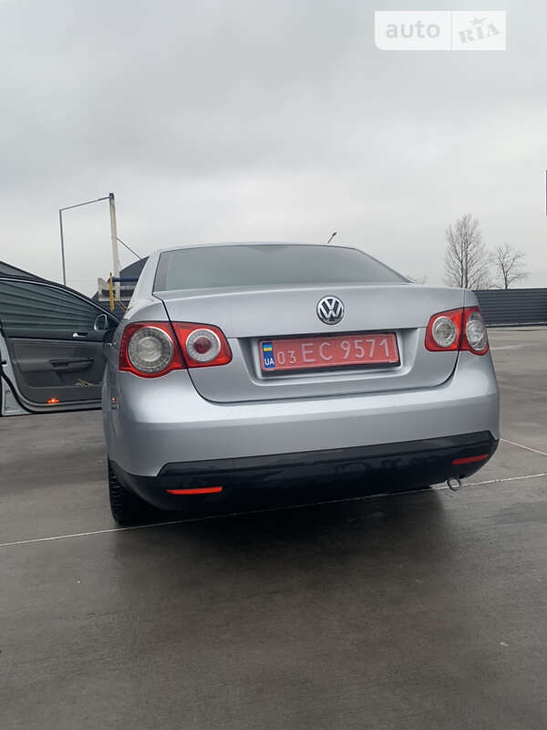 Седан Volkswagen Jetta 2006 в Василькові