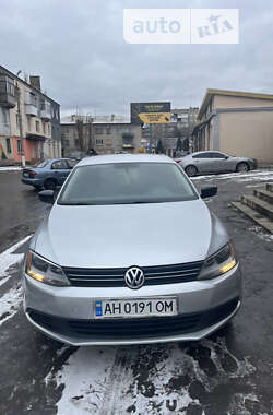 Седан Volkswagen Jetta 2012 в Покровске