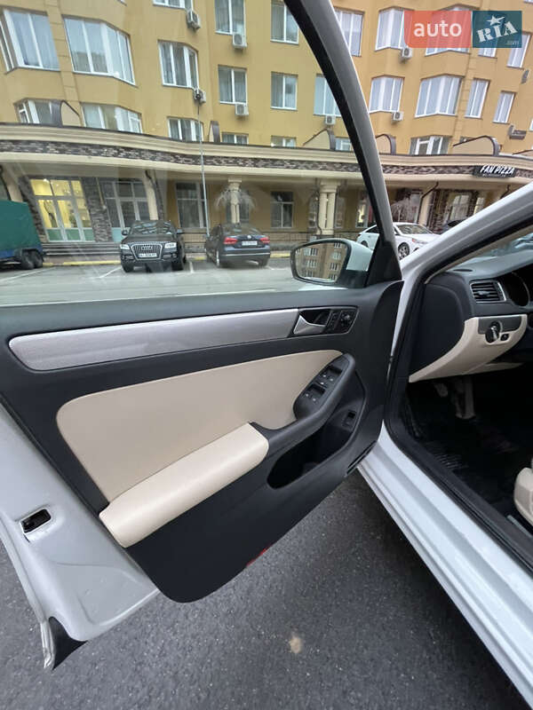 Седан Volkswagen Jetta 2017 в Киеве фото 21 Седан Volkswagen Jetta 2017 в Киеве