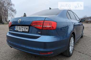 Седан Volkswagen Jetta 2015 в Черновцах