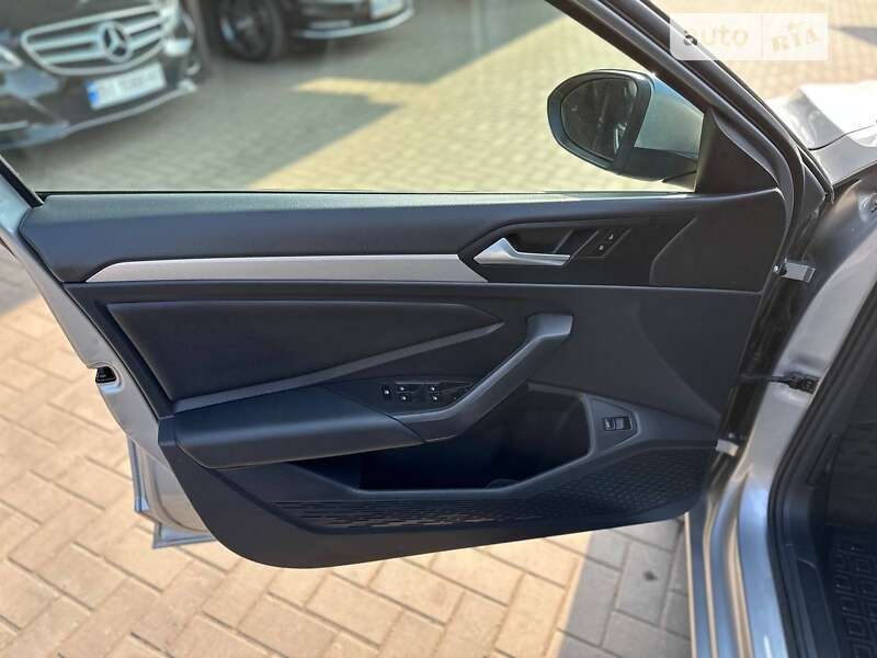 Седан Volkswagen Jetta 2019 в Кривом Роге