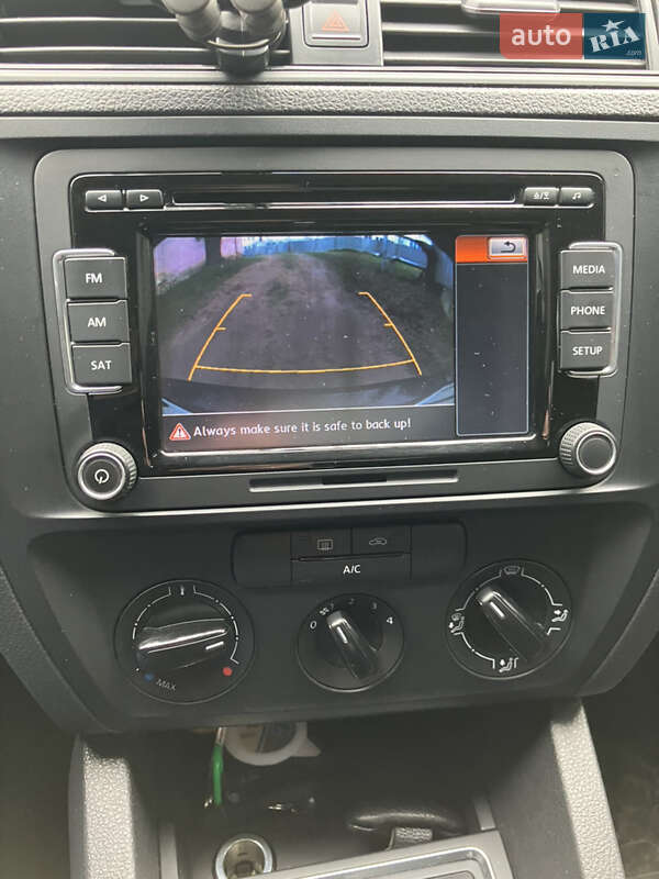 Седан Volkswagen Jetta 2014 в Львове