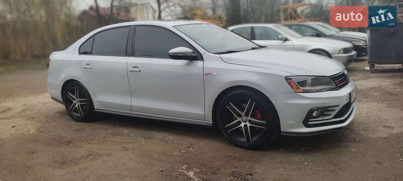 Седан Volkswagen Jetta 2017 в Ивано-Франковске