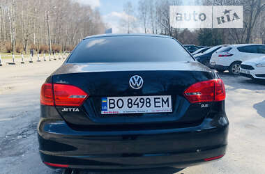 Седан Volkswagen Jetta 2012 в Тернополі
