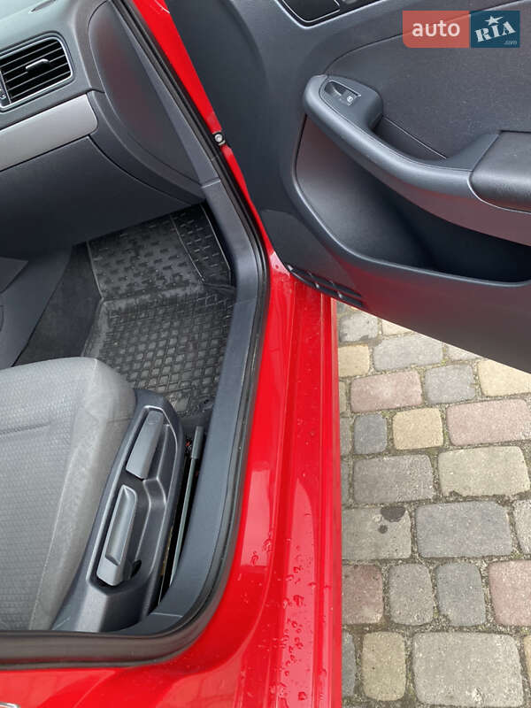 Седан Volkswagen Jetta 2015 в Львове фото 14 Седан Volkswagen Jetta 2015 в Львове