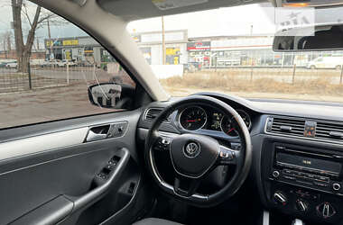 Седан Volkswagen Jetta 2014 в Дніпрі