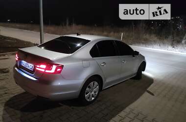 Седан Volkswagen Jetta 2013 в Києві