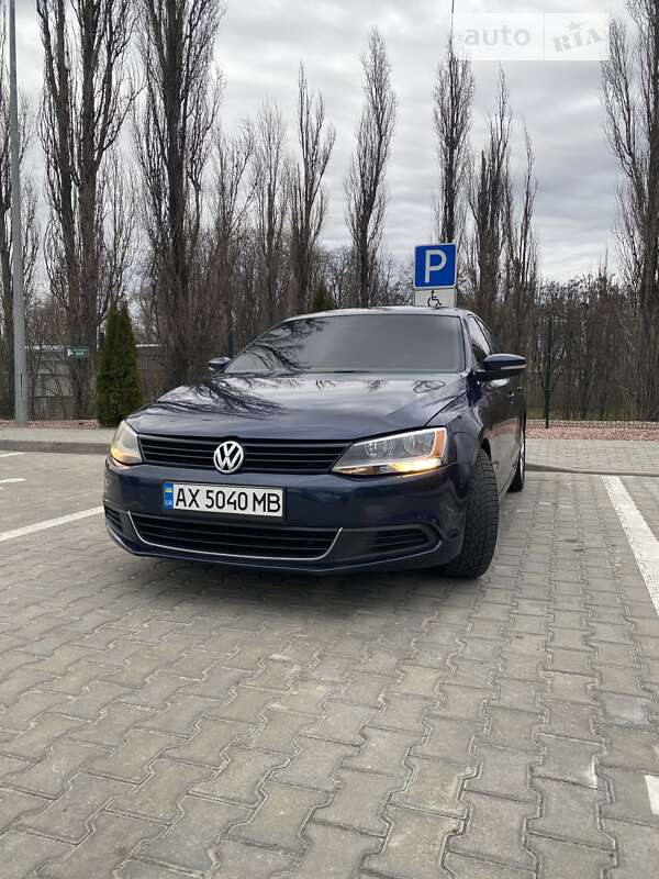 Седан Volkswagen Jetta 2013 в Кременчуге