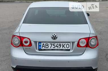 Седан Volkswagen Jetta 2009 в Виннице