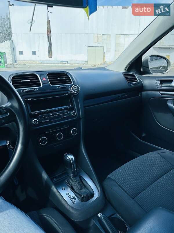 Універсал Volkswagen Jetta 2012 в Одесі