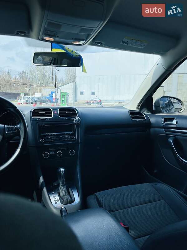 Універсал Volkswagen Jetta 2012 в Одесі