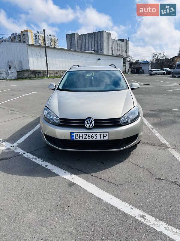 Універсал Volkswagen Jetta 2012 в Одесі