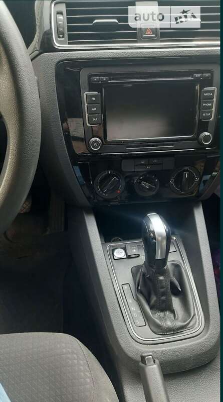 Седан Volkswagen Jetta 2015 в Києві фото 6 Седан Volkswagen Jetta 2015 в Києві