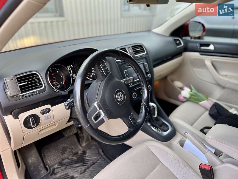 Універсал Volkswagen Jetta 2013 в Мукачевому