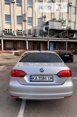Седан Volkswagen Jetta 2013 в Чернигове