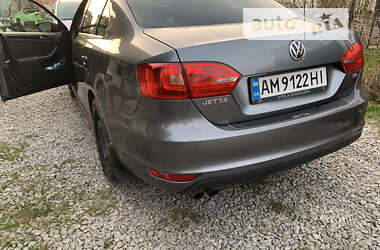 Седан Volkswagen Jetta 2011 в Житомире