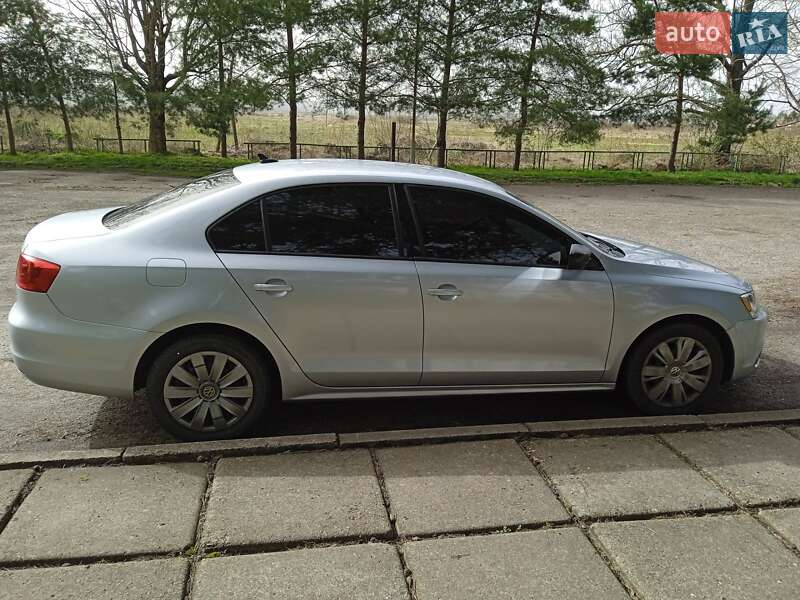 Седан Volkswagen Jetta 2014 в Львове