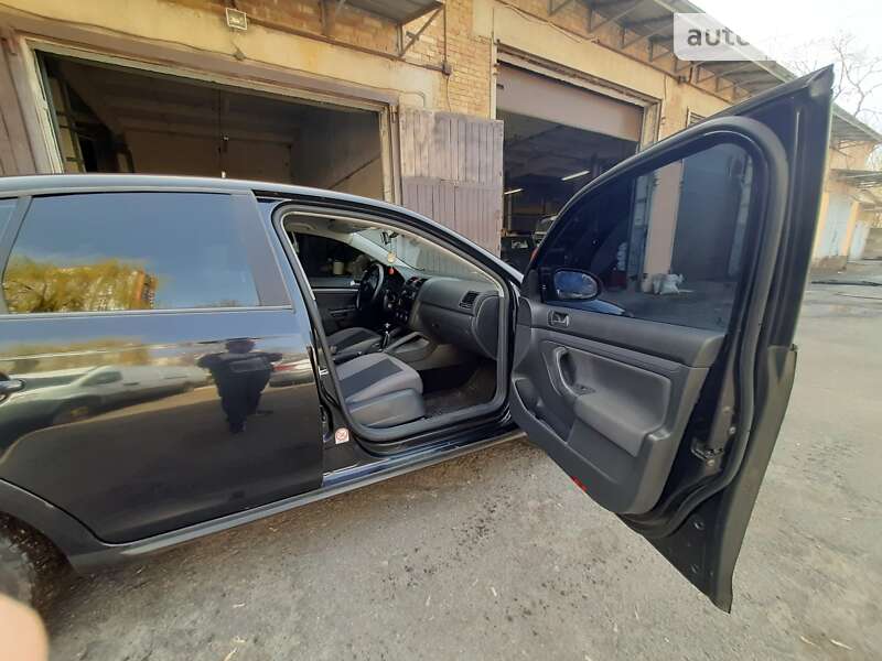 Седан Volkswagen Jetta 2006 в Киеве