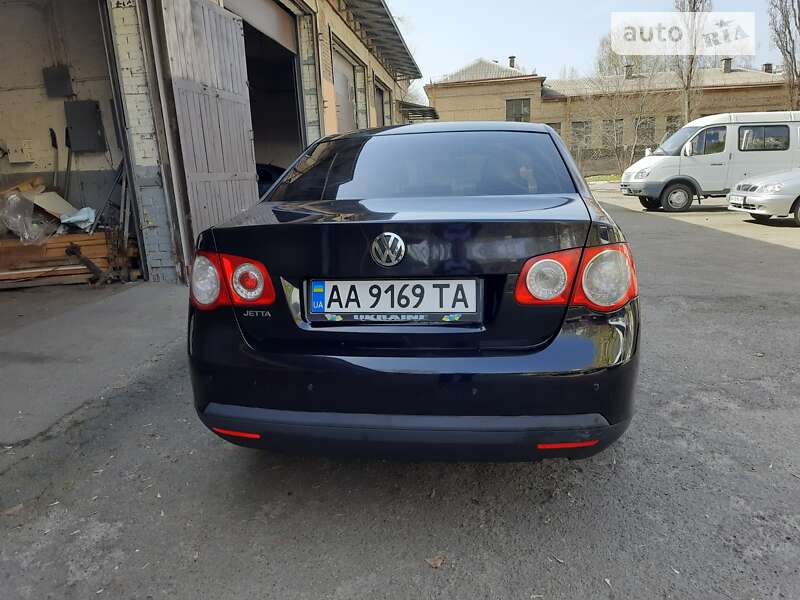 Седан Volkswagen Jetta 2006 в Киеве