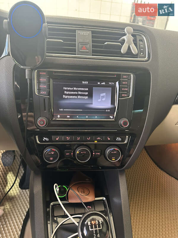 Седан Volkswagen Jetta 2016 в Одесі