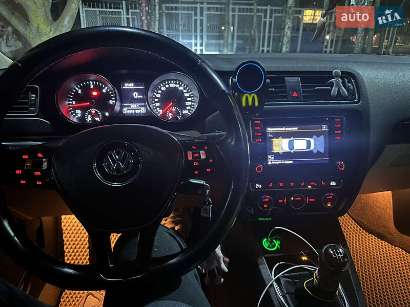 Седан Volkswagen Jetta 2016 в Одесі