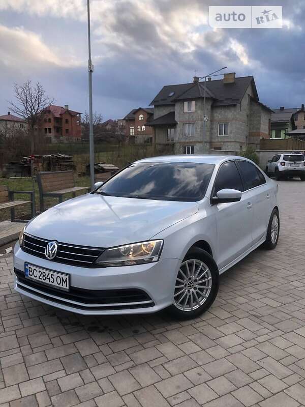 Седан Volkswagen Jetta 2016 в 