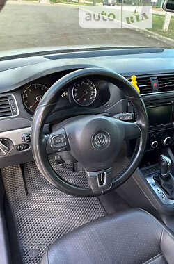 Седан Volkswagen Jetta 2013 в Соленом
