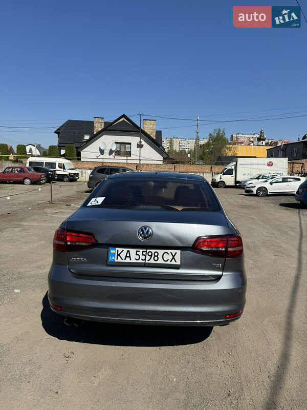 Седан Volkswagen Jetta 2016 в Ровно