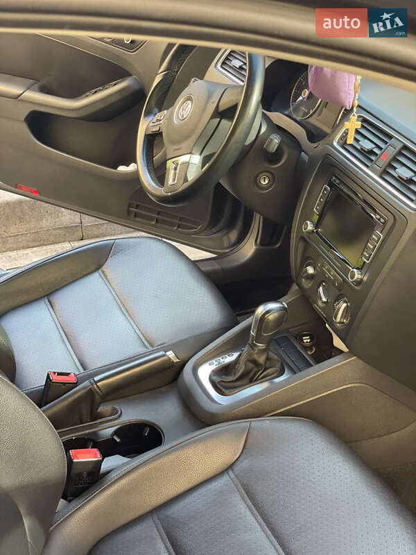 Седан Volkswagen Jetta 2012 в Ивано-Франковске