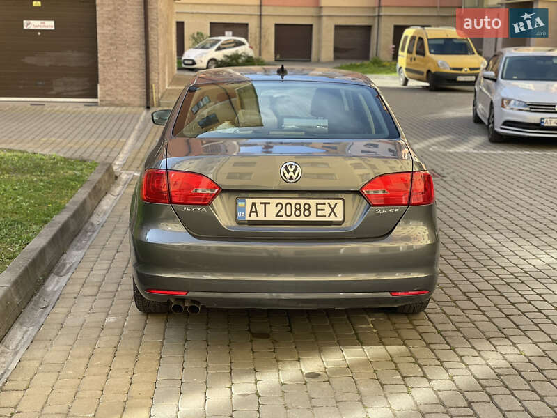 Седан Volkswagen Jetta 2012 в Ивано-Франковске