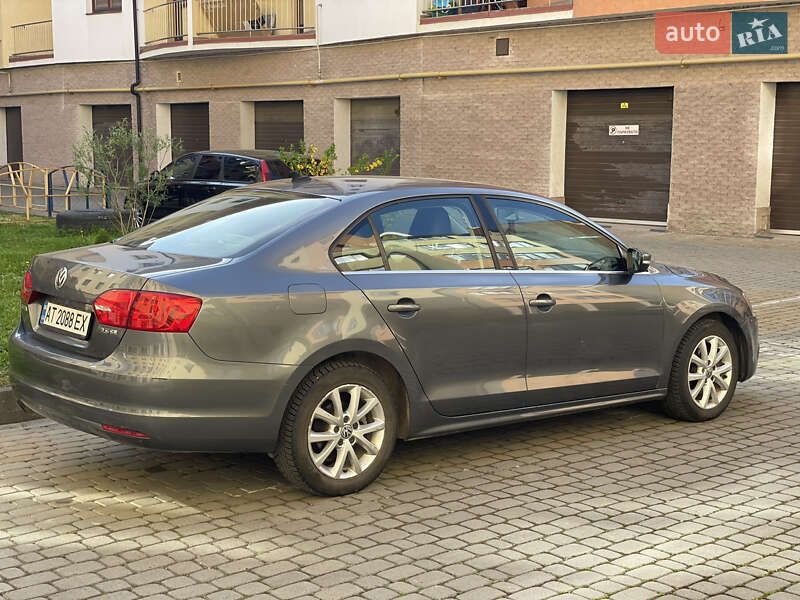 Седан Volkswagen Jetta 2012 в Ивано-Франковске