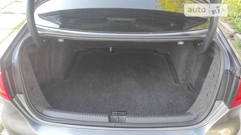 Седан Volkswagen Jetta 2014 в Харькове