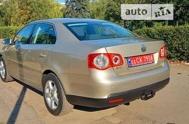 Седан Volkswagen Jetta 2005 в Добропіллі