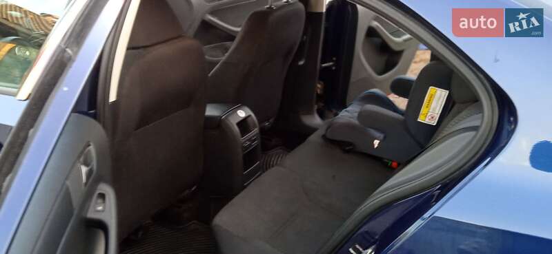 Седан Volkswagen Jetta 2013 в Богуславе