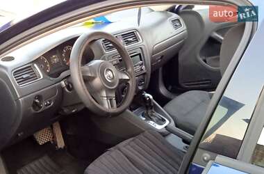 Седан Volkswagen Jetta 2013 в Богуславе