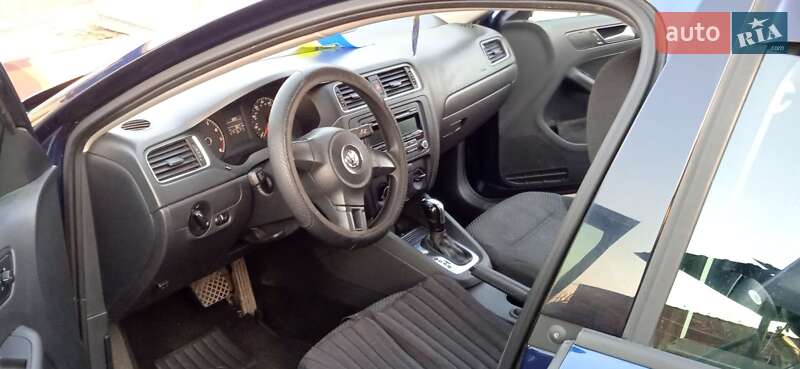 Седан Volkswagen Jetta 2013 в Богуславе
