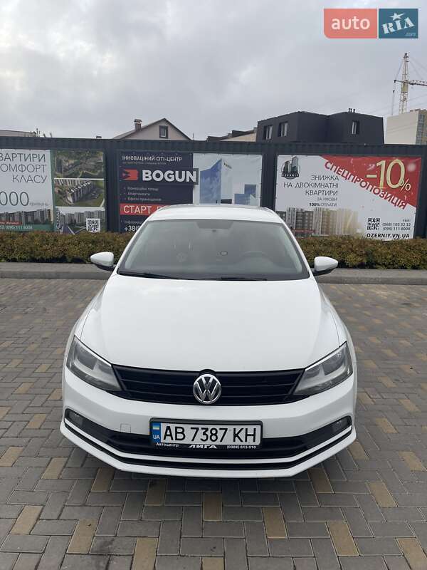 Седан Volkswagen Jetta 2016 в Виннице