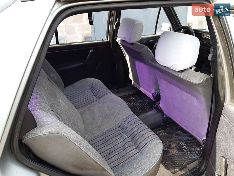 Седан Volkswagen Jetta 1988 в Днепре