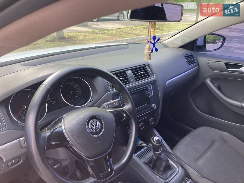 Седан Volkswagen Jetta 2016 в Кривом Роге