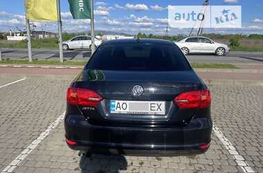 Седан Volkswagen Jetta 2013 в Мукачево