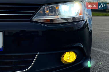 Седан Volkswagen Jetta 2014 в Києві