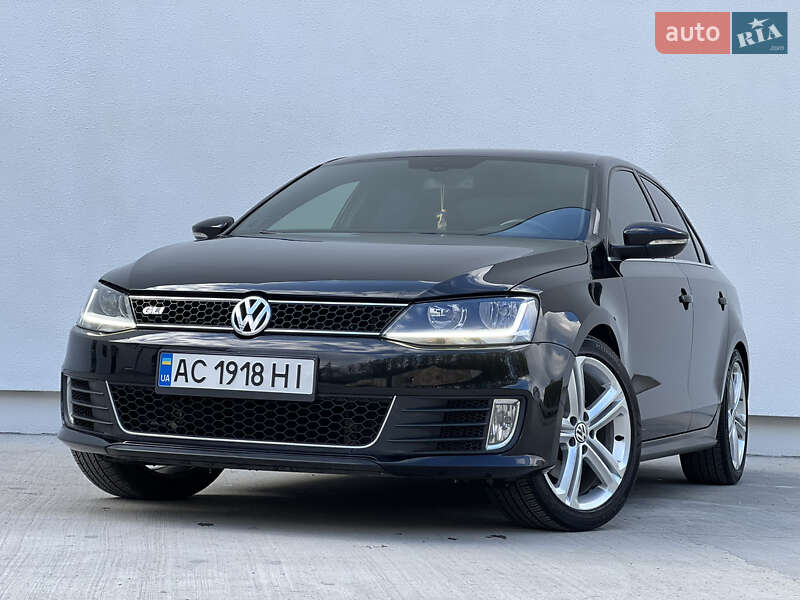 Седан Volkswagen Jetta 2015 в Луцке