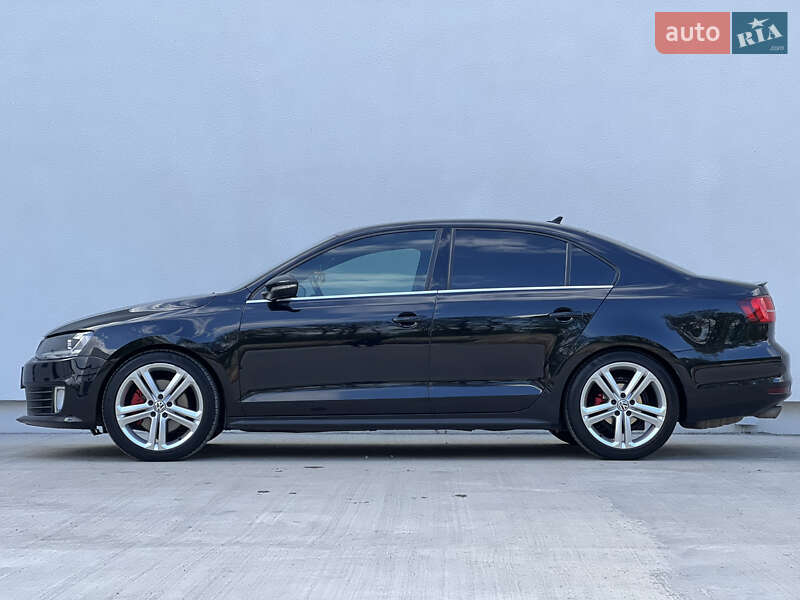 Седан Volkswagen Jetta 2015 в Луцке