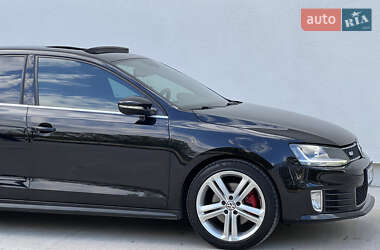 Седан Volkswagen Jetta 2015 в 