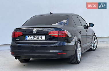 Седан Volkswagen Jetta 2015 в 
