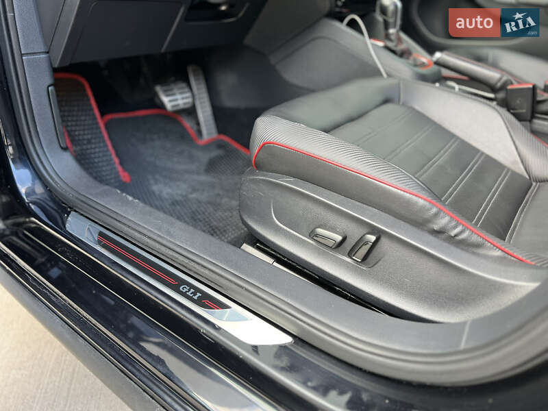 Седан Volkswagen Jetta 2015 в Луцке