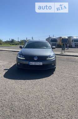 Седан Volkswagen Jetta 2017 в Ужгороде