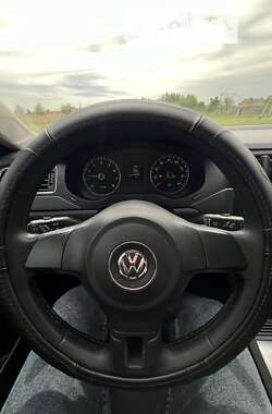 Седан Volkswagen Jetta 2014 в Новому Розділі