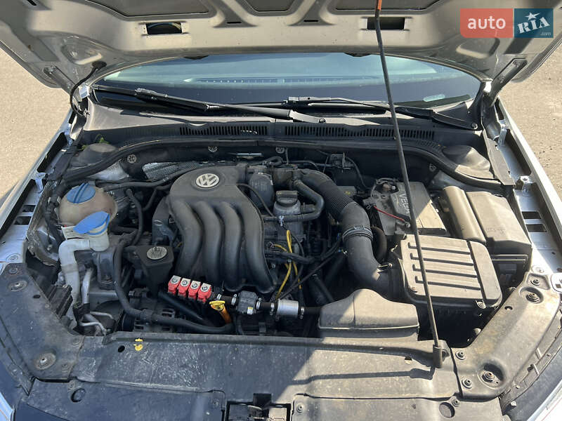 Седан Volkswagen Jetta 2013 в Ромнах