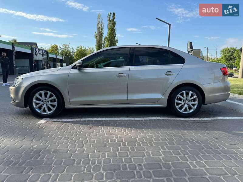 Седан Volkswagen Jetta 2012 в Харкові